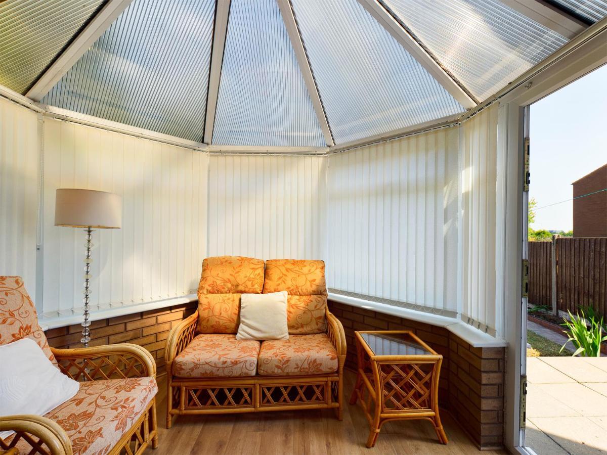 247 Serviced Accommodation In Telford- 3Br House Bagian luar foto